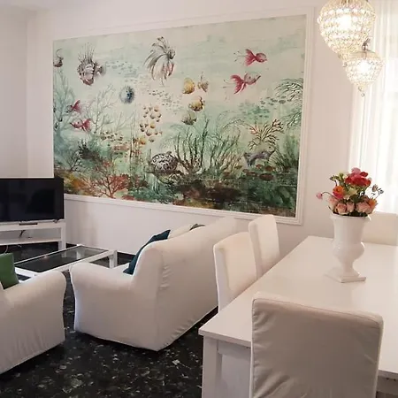 Apartment Aquarium By The Sea *